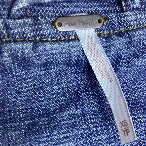 Free People Distressed Denim Jacket XS - Picture 8 of 9